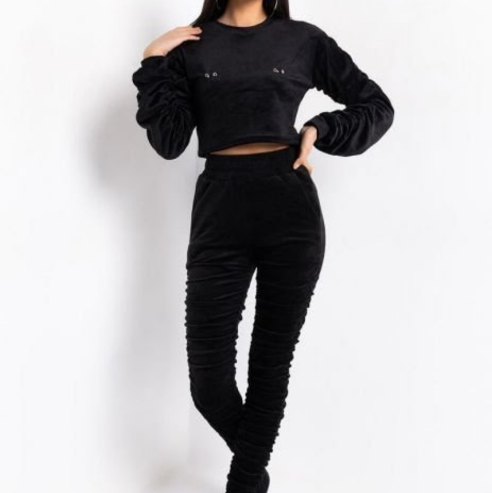 NIPPLE RING ROUCHED VELVET SWEATSHIRT BY AKIRA - Picture 6 of 12